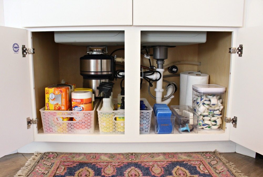 How to Organize the Cabinet Under the Kitchen Sink, A Foolproof Process in  2023