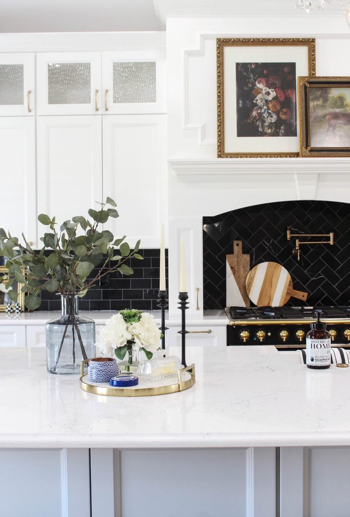 How to Accessorize a Kitchen Counter